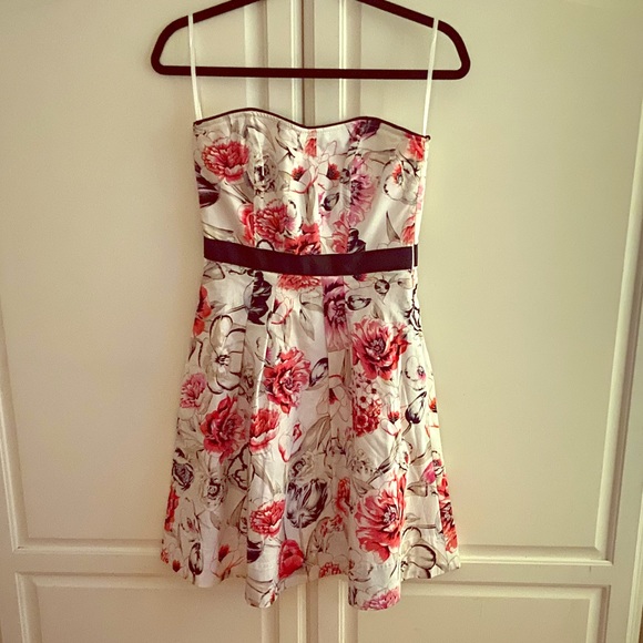White House Black Market Dresses & Skirts - 🌷4 for $20. . . . . . . WHBM Strapless Dress
